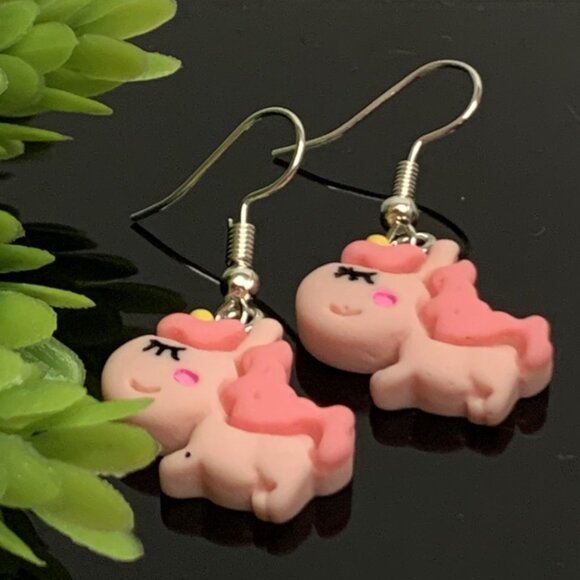 Unicorn Earring, Unicorn Jewelry, Gift Idea, Silly Earring, Cute Earring, Fun - Picture 1 of 5